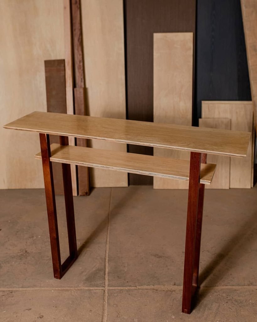 Consola / recibidor T001-0001