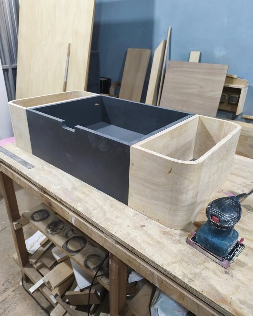 Mesa ratona elevable (en proceso)