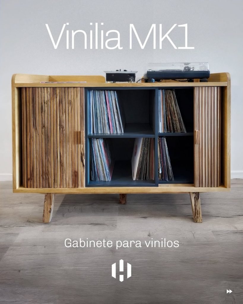 Mueble para vinilos con puertas tambor